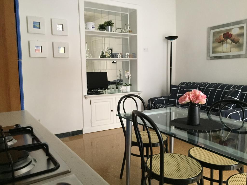 Апартаменты Temporary House Oberdan Болонья Экстерьер фото