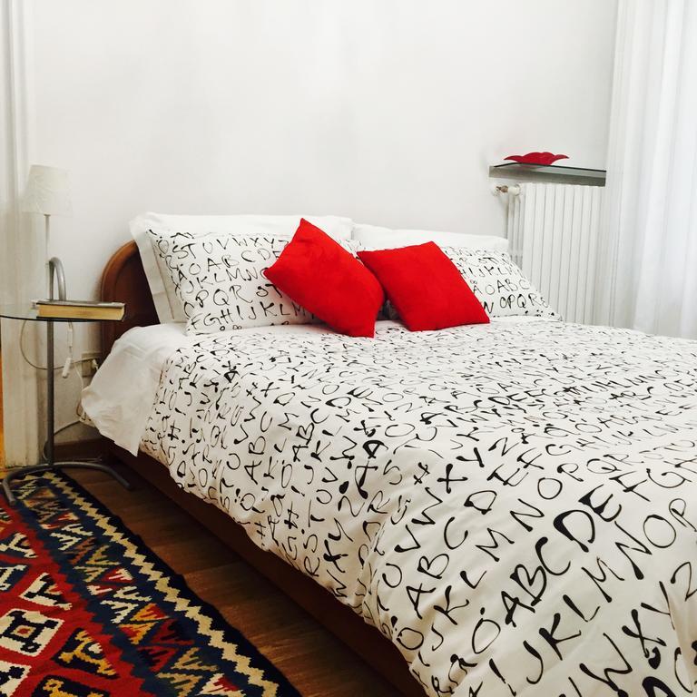 Апартаменты Temporary House Oberdan Болонья Экстерьер фото