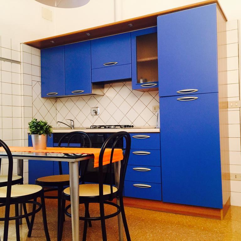 Апартаменты Temporary House Oberdan Болонья Экстерьер фото