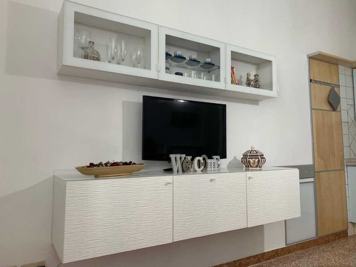 Апартаменты Temporary House Oberdan Болонья Экстерьер фото