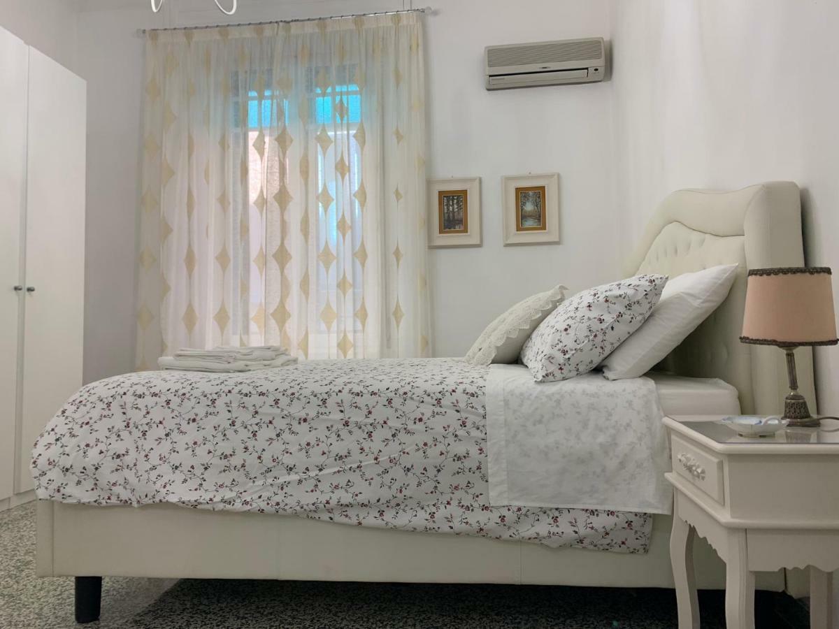 Апартаменты Temporary House Oberdan Болонья Экстерьер фото
